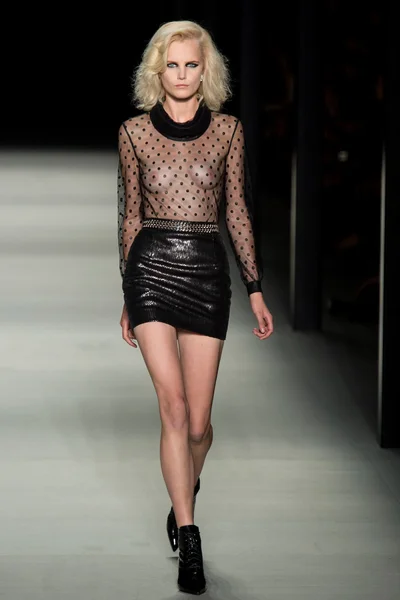 Look 17